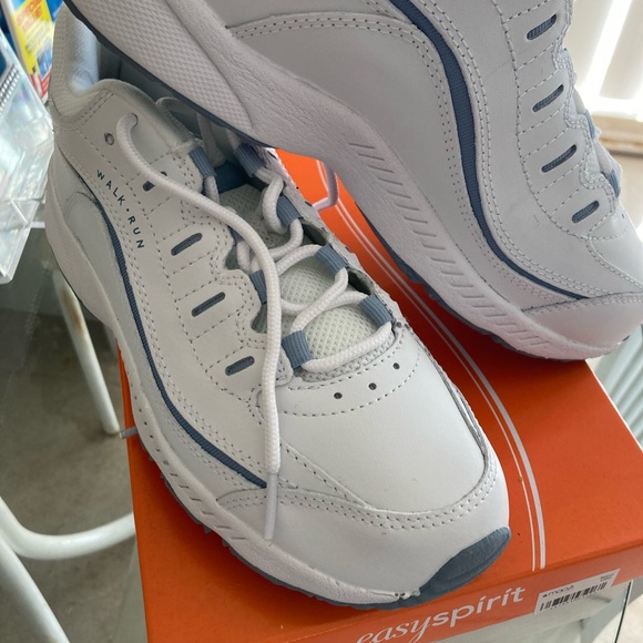 Easy Spirit Shoes Easy Spirit White Shoes Size 8 Poshmark